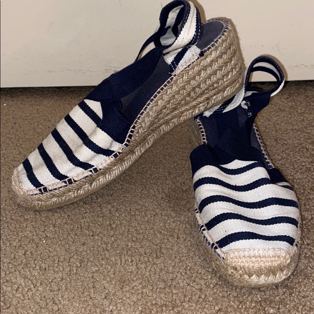 White and navy wedges